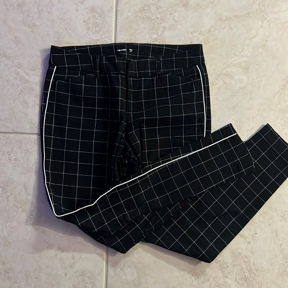 Pixie Cut Old Navy Checkered Pants